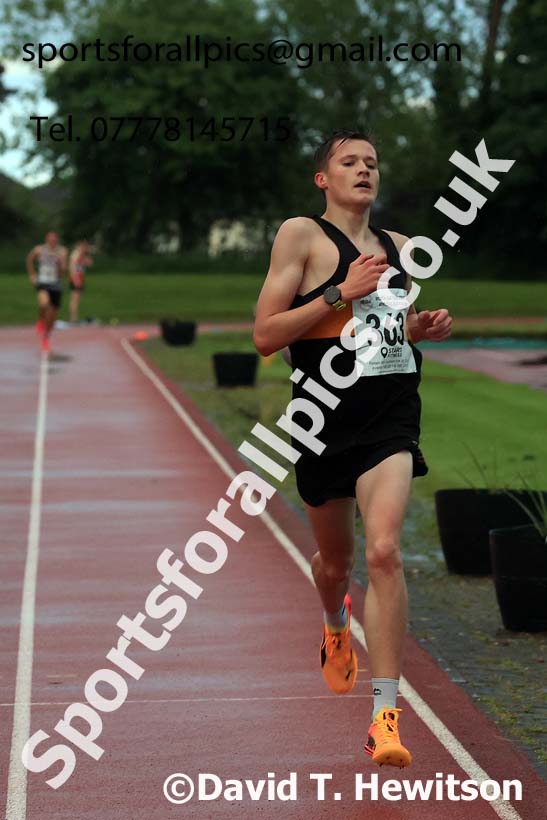 3000 metres, NEGP 2, Monkton Stadium.  Photo: David T. Hewitson/Sports for All Pics